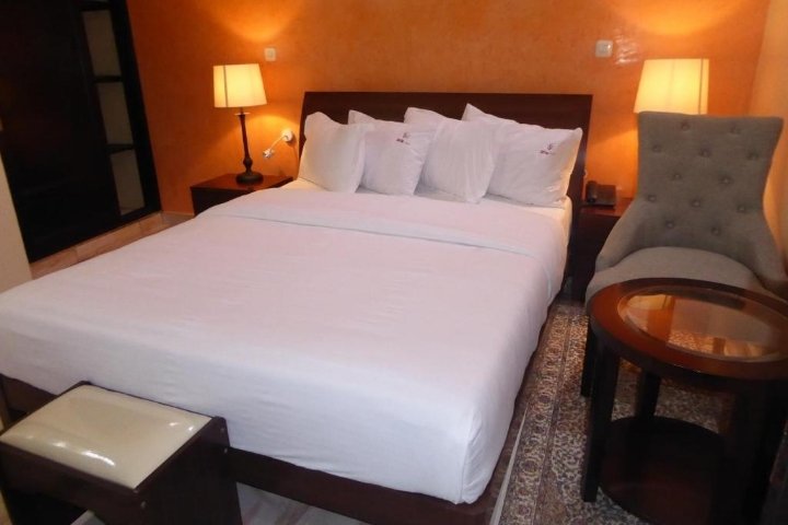 Prestige Room
