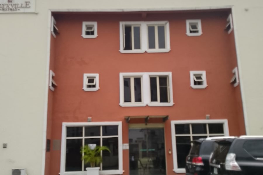 Ellyxville Hotel