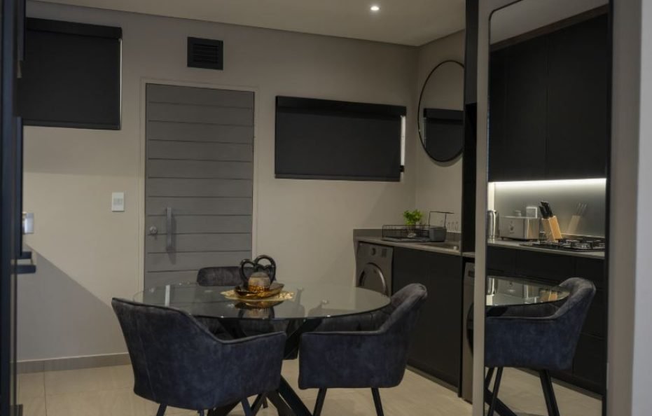 Lux Leisure Apartment Hotel