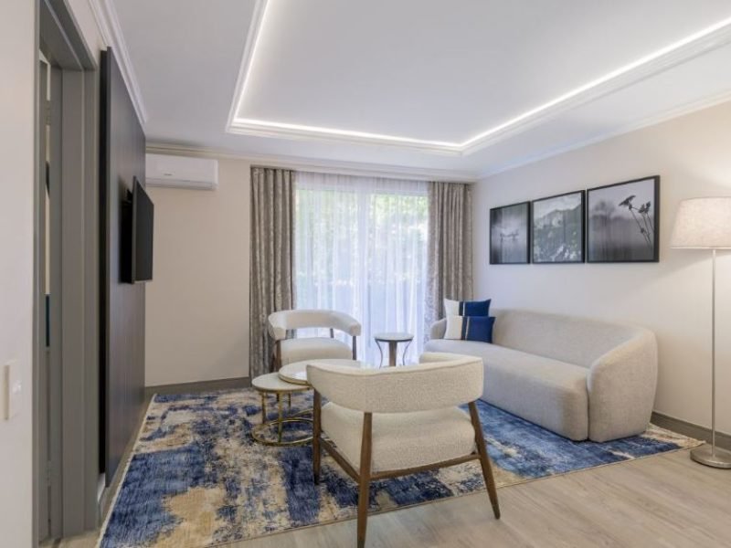 Two Bedroom Suite, 1 King, 2 Twin